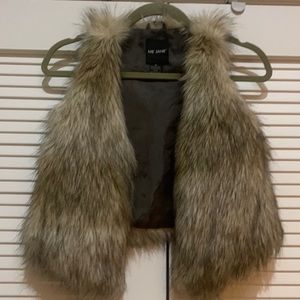 girls faux fur vest size 10 -12